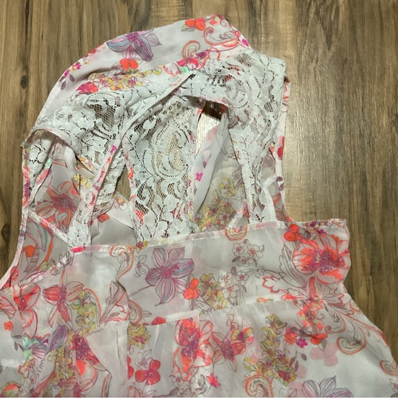 Candies Floral Sheer Tank Top - Picture 4 of 4